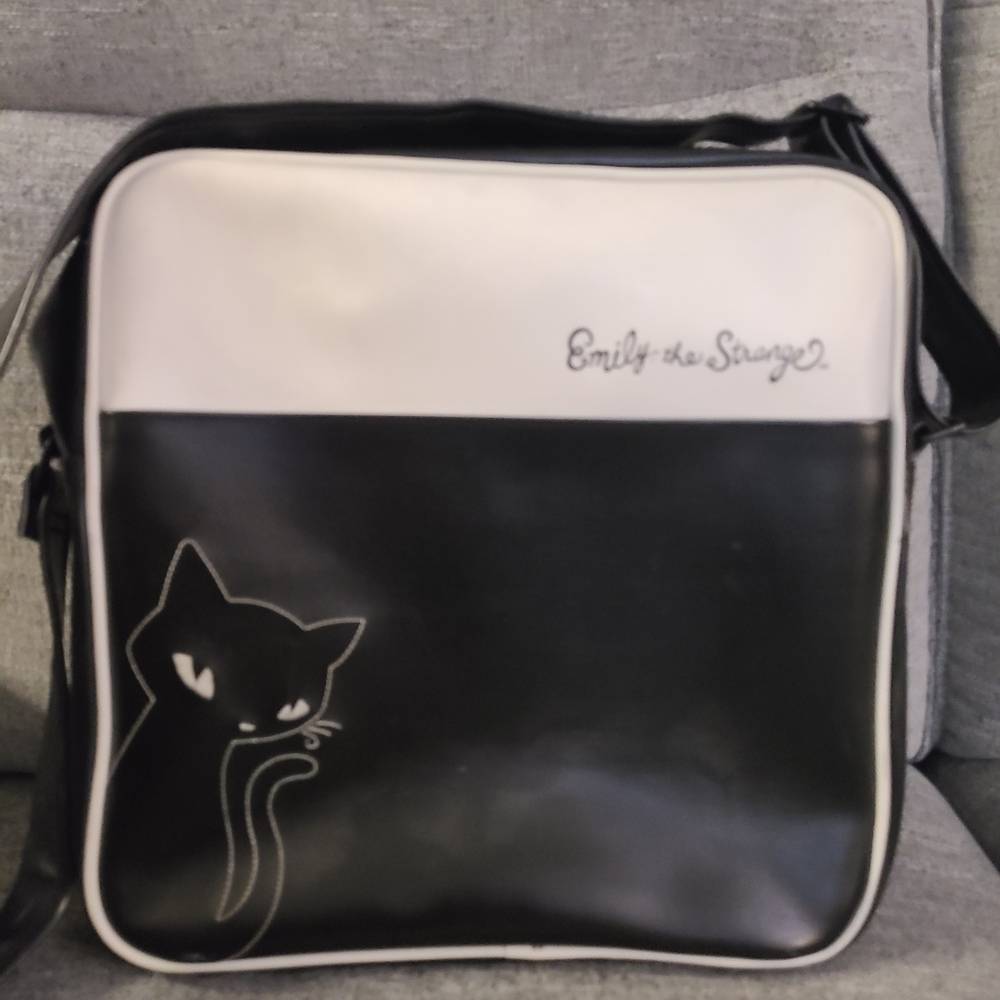 Vintage Emily The Strange Messenger Bag Never Used - Picture 7 of 16